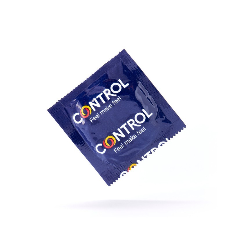 Control Sensual Dots & Lines 12 szt. - prezerwatywy prążkowane z wypustkami